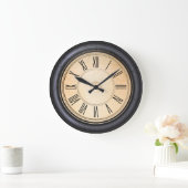 Antike runde Wanduhr (Zuhause)