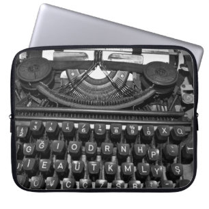 Antike Schreibmaschine, die im Korrespondenzverkeh Laptopschutzhülle