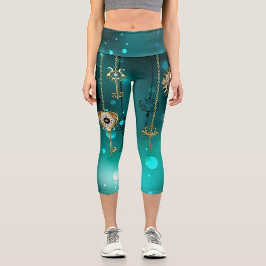 Antike Skeleton Keys on Green Background Capri Leggings (Vorderseite)