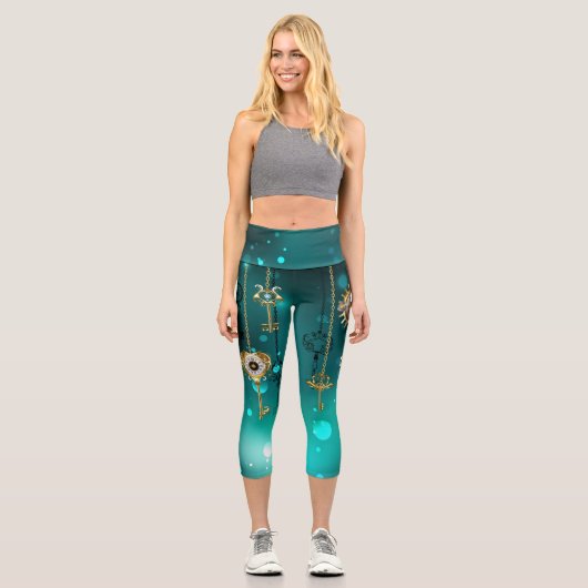 Antike Skeleton Keys on Green Background Capri Leggings (Vorderseite)