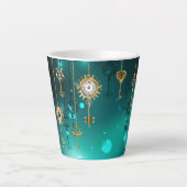 Antike Skeleton Keys on Green Background Milchtasse (Vorderseite)