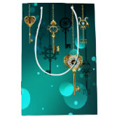 Antike Skeleton Keys on Green Background Mittlere Geschenktüte (Vorderseite)