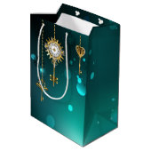 Antike Skeleton Keys on Green Background Mittlere Geschenktüte (Rückseite Schrägansicht)