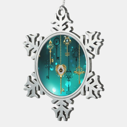 Antike Skeleton Keys on Green Background Schneeflocken Zinn-Ornament (Rechts)