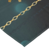 Antike Skeleton Keys on Green Background Tischdecke (Schrägansicht)