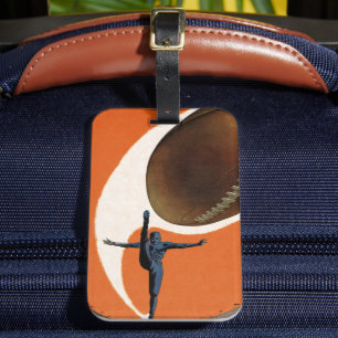 Antike Sportart, Fußballspieler, der den Ball trit Gepäckanhänger