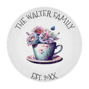 Antike Teetasse mit Vintage-Blumen Schneidebrett
