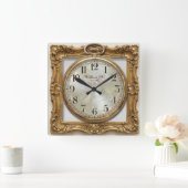 Antike vergoldete Uhr im Rahmen (Zuhause)