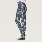 Antike Vogelcreme und Navy Print Illustriert Leggings (Links)