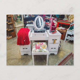 Antike weiße Frisierkommode und Santa-Spielzeug Postkarte