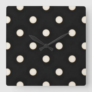 Antike weiße Polka Punkte auf schwarz erschüttert Quadratische Wanduhr