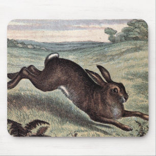 Antike Zeichnung: Laufender Hase auf einem Feld Mousepad