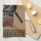 Antiker griechischer Hoffliter, der seinen Helm an Geschirrtuch (Viertel Falte)