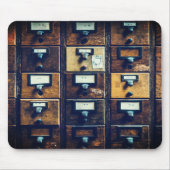 Antiker Holzschrank für Bibliothekskartenkatalog Mousepad (Vorne)