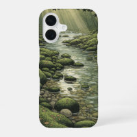 Antiker klarer Fluss zwischen moosigen Felsen