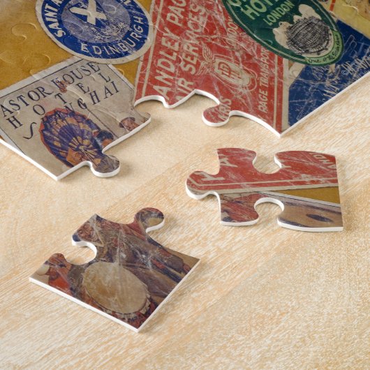 Antiker Koffer mit vorstehendem Geld Puzzle (Seite)