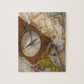 Antiker Kompass auf Karte Puzzle (Vertikal)