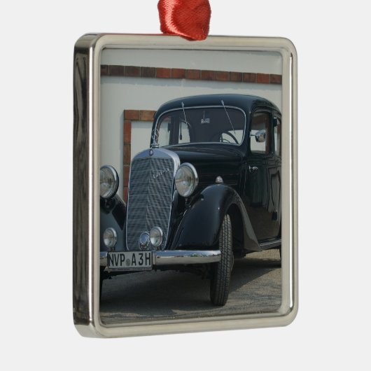 antiker Mercedes 3 Silbernes Ornament (Rechts)