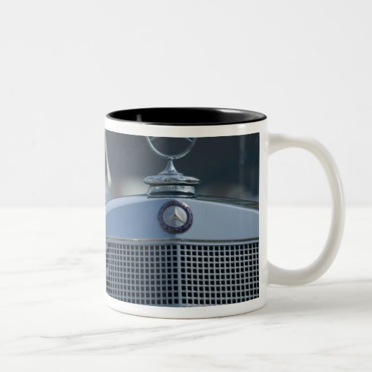 antiker Mercedes 4 Zweifarbige Tasse (Rechts)