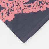 Antiker Oktopus rosa auf blau Fleecedecke (Ecke)