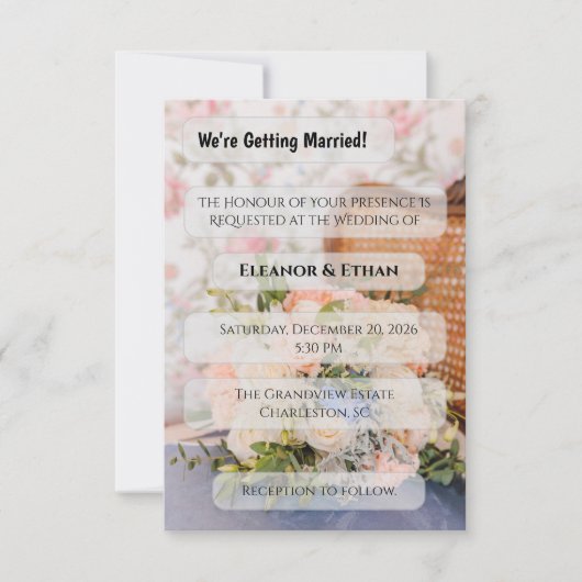 Antiker Rattan-Sessel Pfirsich & Blaue Blumenbouqu Einladung (Vorderseite)