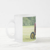 Antiker roter Ackerschlepper Mattglastasse (Links)