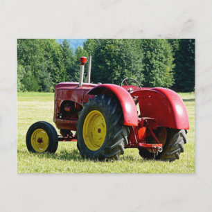 Antiker roter Bauerntraktor Postkarte