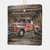 Antiker roter LKW in rustikaler Keramik Ornament (Links)