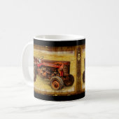 Antiker roter Traktor Kaffeetasse (Vorderseite Links)