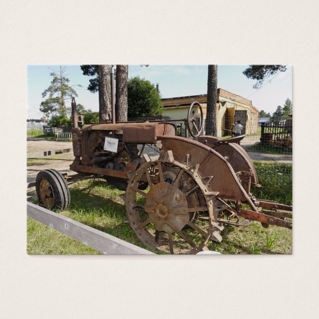 Antiker russischer Traktor (Vorderseite)
