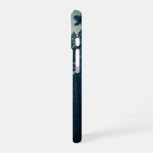 Antiker schneebedeckter Kiefernwald iPhone 16 Hülle (Linke Seite)