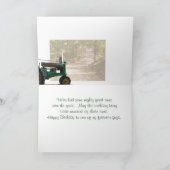 Antiker Traktor und alte Scheune fertigen es Karte (Innenseite)