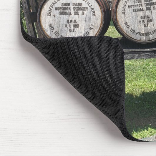 Antiker Wagen mit Bourbon-Barrels Mousepad (Ecke)