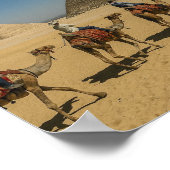 Antikes Ägypten Pyramiden Wüstenkamelritt Poster (Ecke)
