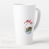 Antikes Auto in einer klaren Weihnachtskugel Milchtasse (Rechte Ecke)