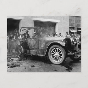 Antikes Auto in Flammen, 1921 Postkarte