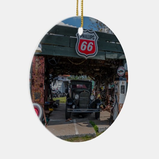 Antikes Auto und Pump Keramikornament (Rechts)