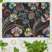 Antikes Blumenmuster Mehrfarbigkeit auf schwarz Geschirrtuch (Gefaltet)