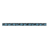 Antikes Blumenmuster Schwarz auf blau Satinband (Vorderseite)