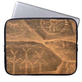 Antikes Design an der Höhlenwand. Geschichte des A Laptopschutzhülle