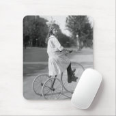 Antikes Dreirad Girl, 1913 Mousepad (Mit Mouse)