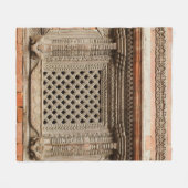 Antikes Fenster im Nasal Chowk Hof von Hanuman Fleecedecke (Vorderseite (Horizontal))