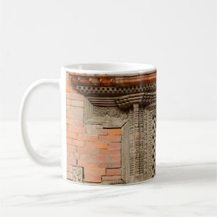 Antikes Fenster im Nasal Chowk Hof von Hanuman Kaffeetasse