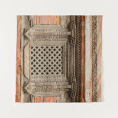 Antikes Fenster im Nasal Chowk Hof von Hanuman Wandteppich (Vorderseite (Horizontal))