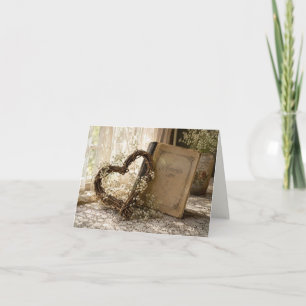 Antikes Fotoalbum mit Weinreben-Herz Karte
