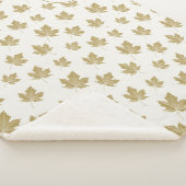 Antikes Gold-Ahorn Blätter Muster mit Monogramm. Sherpadecke (3/4)