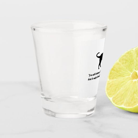 Antikes Kat-Sprichwort Schnapsglas (Links)