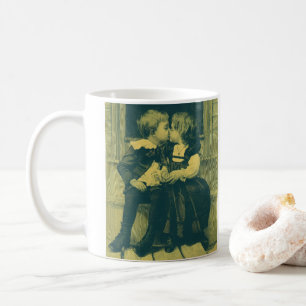 Antikes Liebes- und Romantikfoto, Kinder küssen si Kaffeetasse