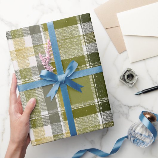 Antikes Olivgrün Rustikales Karo Karomuster Geschenkpapier (Schenken)