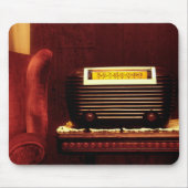 Antikes Radio mit Stuhl und Tisch, Mousepad (Vorne)